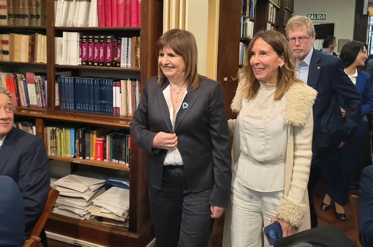 la-senadora-patricia-bullrich-lla-participo-de-un-encuentro-en-el-colegio-publico-de-abogados-de-la-ciudad-de-buenos-aires-foto-x-colegiociudad-JXPCKHTSPVAENPH24JNEOX7DKA
