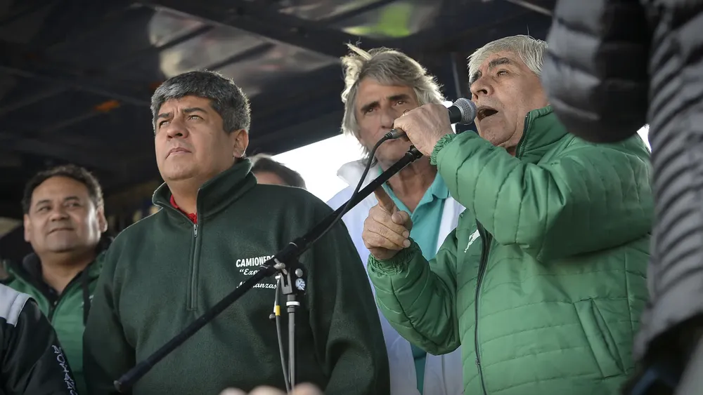 Paro-sorpresivo-camioneros-moyano-ezeiza-6