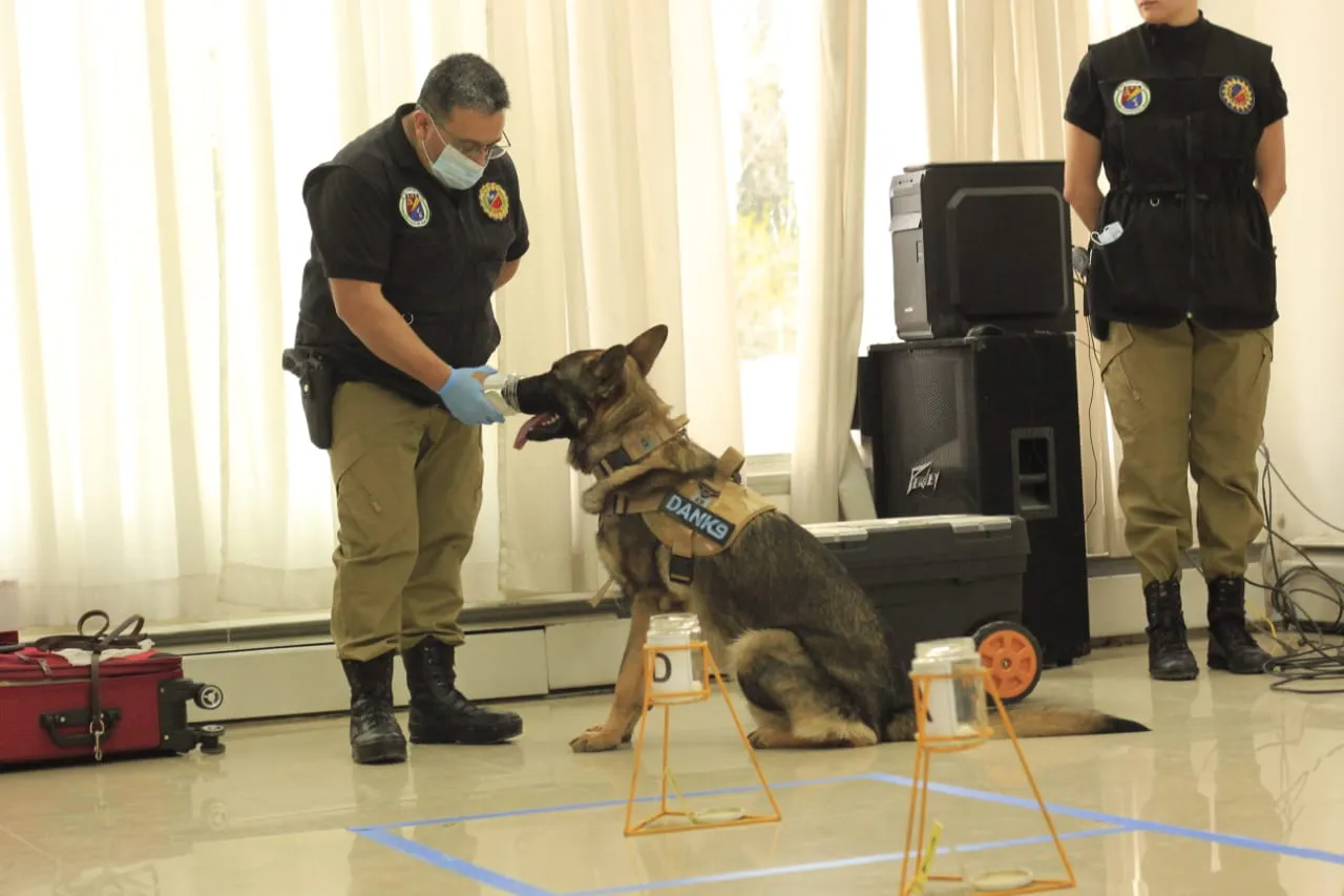 La-Policia-del-Chubut-presento-la-seccion-Odorologia-Forense