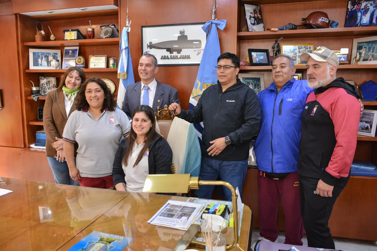 20251114_VIDAL_RECIBE_ESC._RIO_TURBIO_1