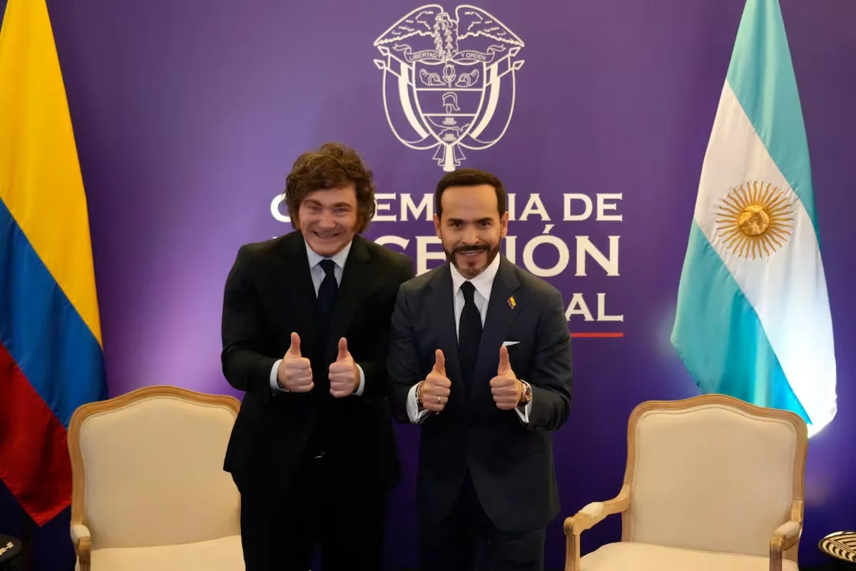 Milei-se-reunio-con-Abelardo-de-la-Espriella-y-asistio-a-su-asuncion-presidencial-optimized