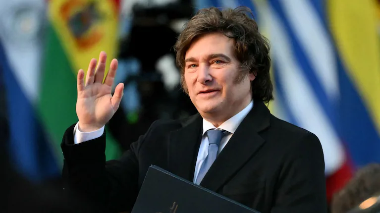 el-gobierno-promulgo-la-ley-del-acuerdo-de-libre-comercio-entre-el-mercosur-y-singapur-foto-afpluis-robayo-5US6HBB6L5G3ZKBAOTEWIHQABM