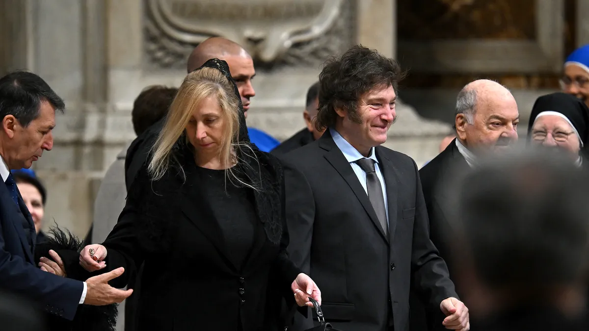 javier-milei-karina-milei-vaticano-mama-antula-11-febrero-2024