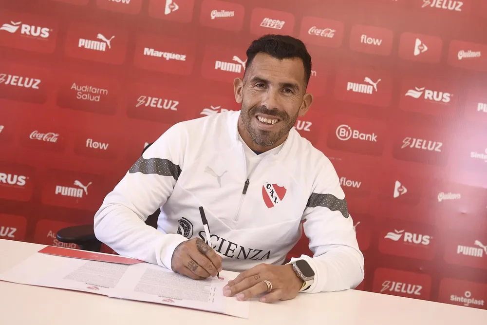 Tevez firma Independiente