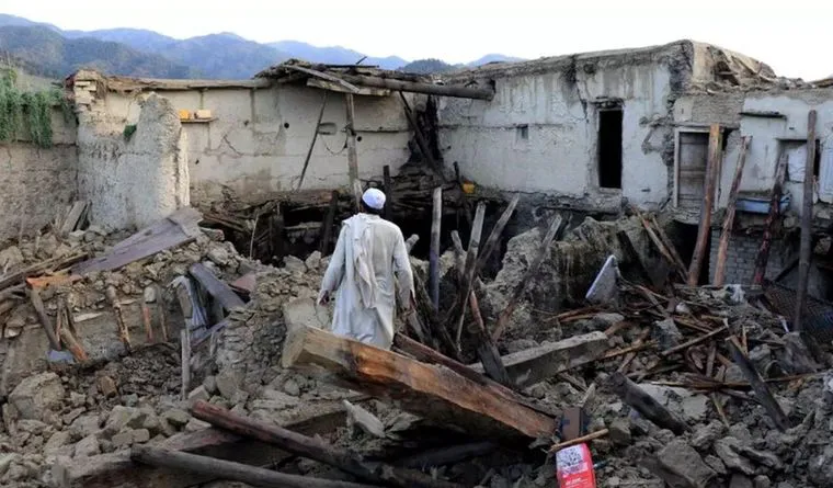 afganistan-terremoto-varias-zonas-del-pais-han-quedado-destruidas-el-sismo-foto-efe