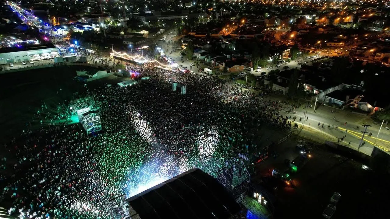 858f4bf3-e2eb-44ca-b6ca-09d07141e8ca