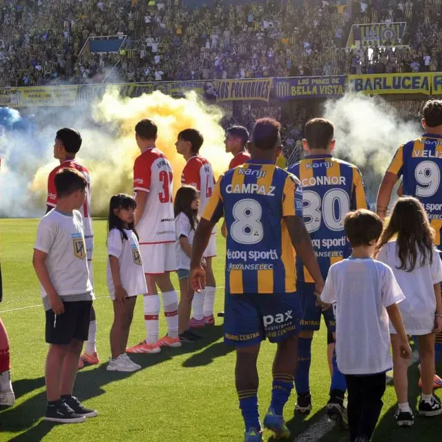 Estudiantes pasillo Rosario Central