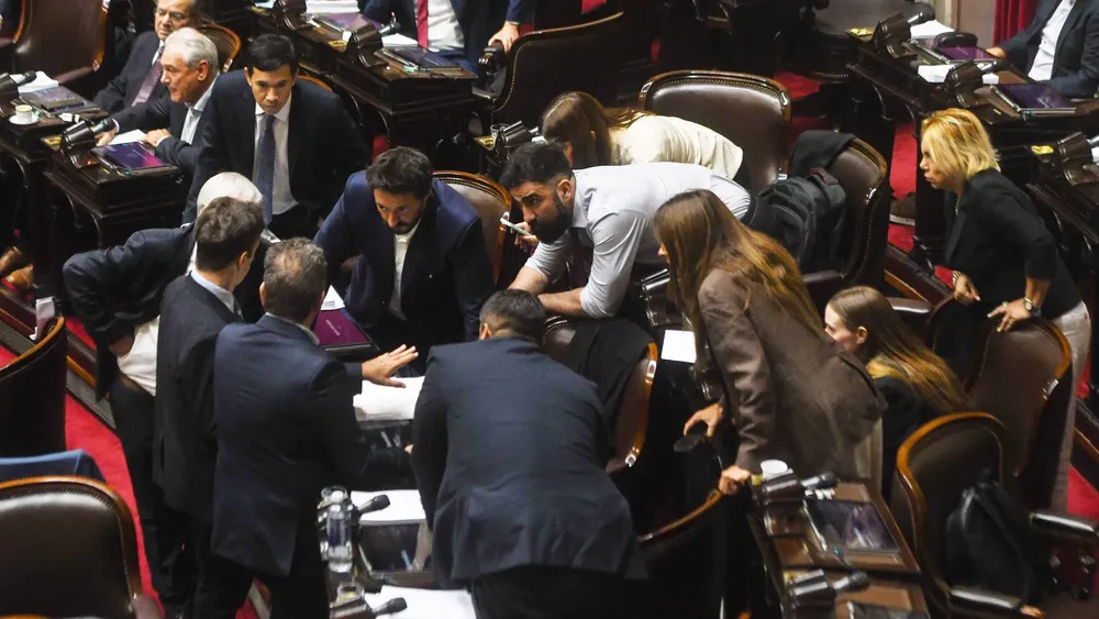 126479-diputados-debate-en-particular-la-ley-bases-y-faltan-acuerdos-en-articulos-centrales