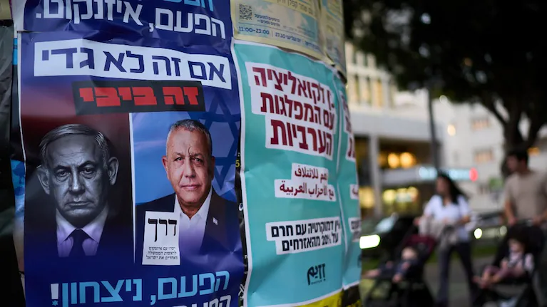 propaganda-electoral-con-las-imagenes-del-primer-ministro-benjamin-netanyahu-y-a-su-rival-de-la-oposicion-gadi-eisenkot-foto-reuters-NRFRABEXIRDF3JTV44C3KI2HQA