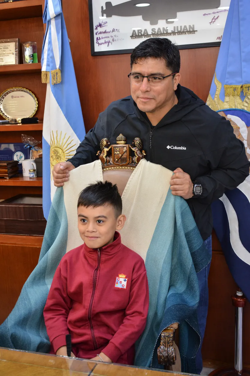 20251114_VIDAL_RECIBE_ESC._RIO_TURBIO_18
