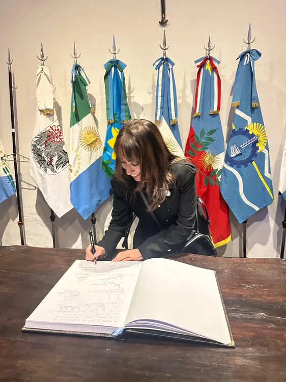 524c27ec-a84d-4c1b-bf29-904a1c25d5a0