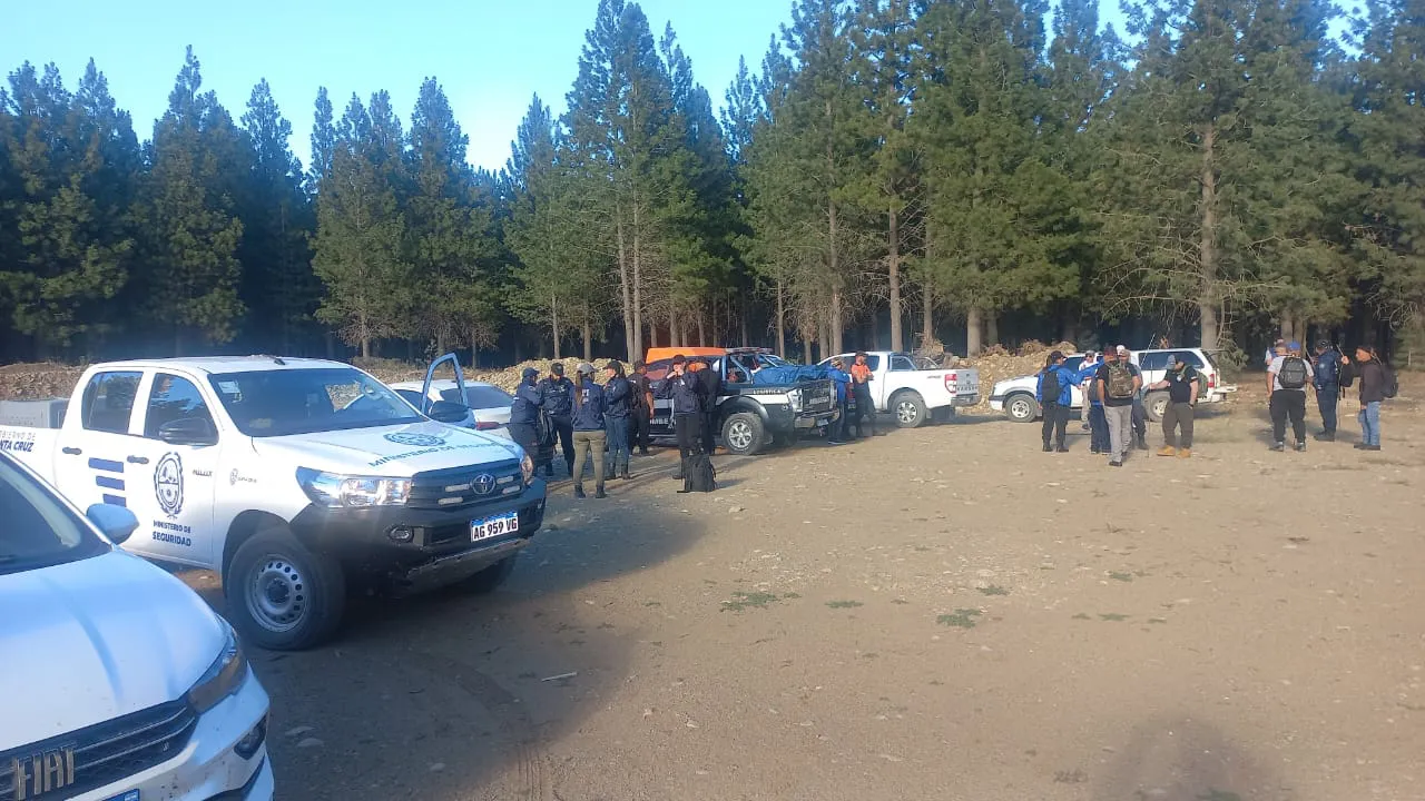 Polica_de_Santa_Cruz_colabora_en_la_bsqueda_de_Jos_Cretton_en_Chubut_4