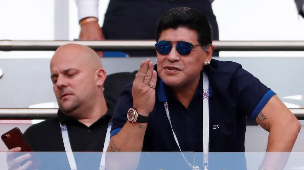diego-maradona-y-su-exsecretario-maximiliano-pomargo-foto-efe-ZUZNSD2WKBGVBGRI33DPZOORWE