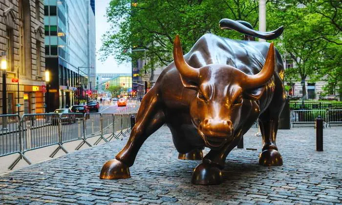 700x420_toro-wall-street-dreams