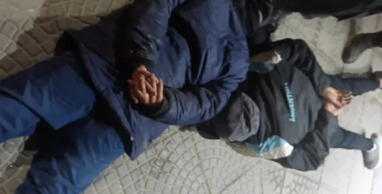 sorprenden-infraganti-otros-dos-robacubiertas