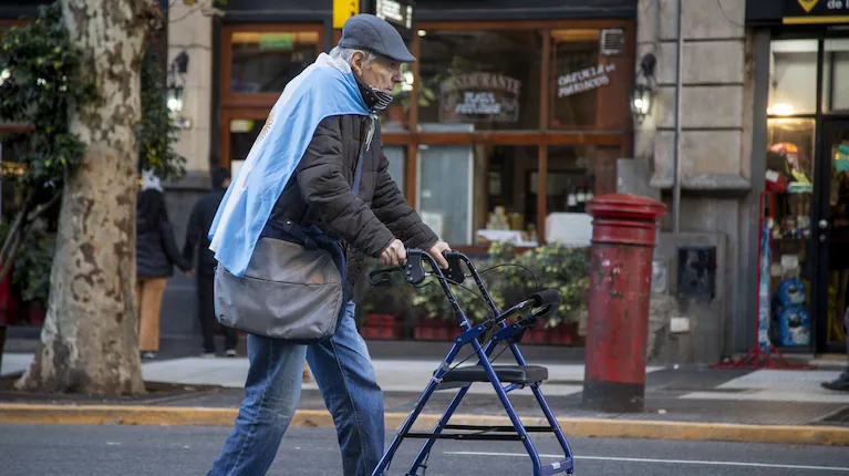confirmado-anses-pagara-con-aumento-en-octubre-asi-quedan-las-jubilaciones-pensiones-y-auh-foto-damian-dopacio-na-YCL5GVASDBB4HB6GRR2WLF74IA