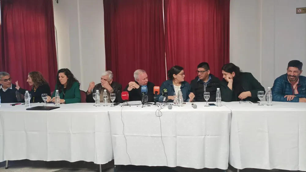 conferencia-de-prensa-union-por-la-patria-diputados-santa-cruz