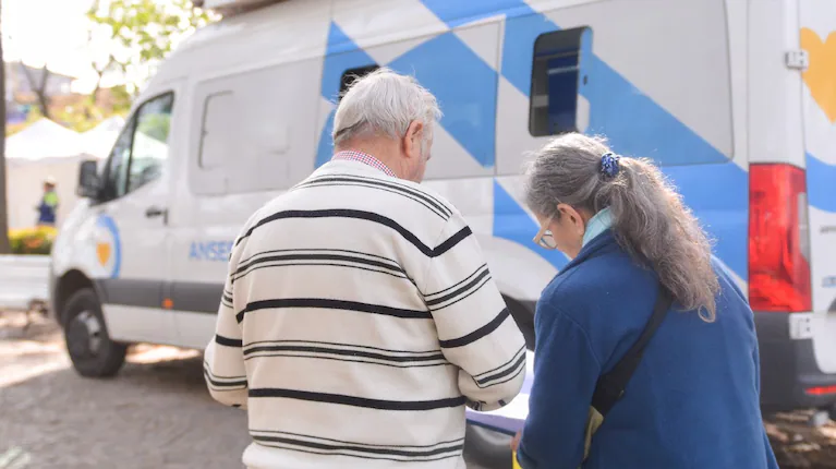 anses-confirmo-que-liquidara-en-noviembre-un-bono-de-hasta-70000-para-jubilados-y-pensionados-foto-anses-KFQC2YR5SBCSZKCSIDI5LSG46U