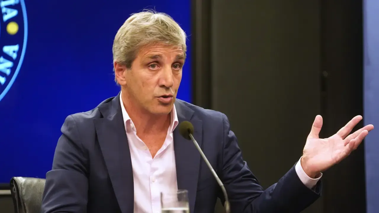 Luis-caputo-chequeo1