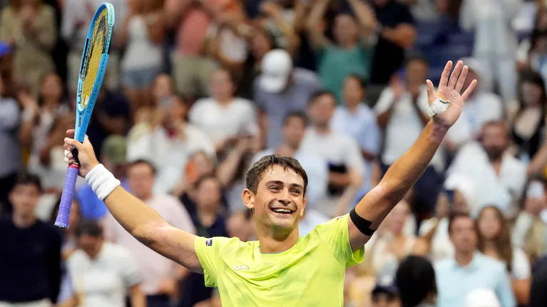 mariano-navone-dio-el-golpe-de-su-vida-vencio-a-novak-djokovic-en-su-debut-en-el-us-open-foto-reutersrobert-deutsch-Q3XQ6CUOGJEP5CST6MQLWKE5V4