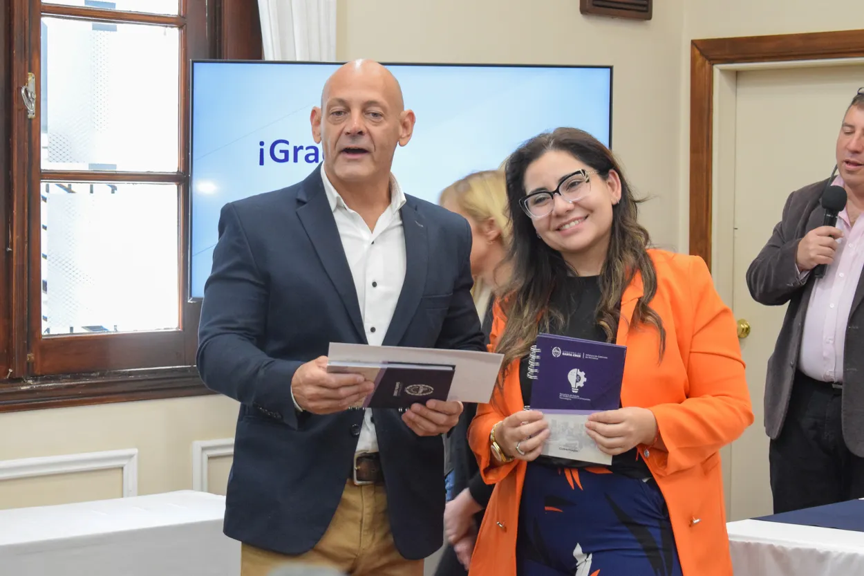 20251202_ENTREGA_DE_CERTIFICADOS_INDU_4_1