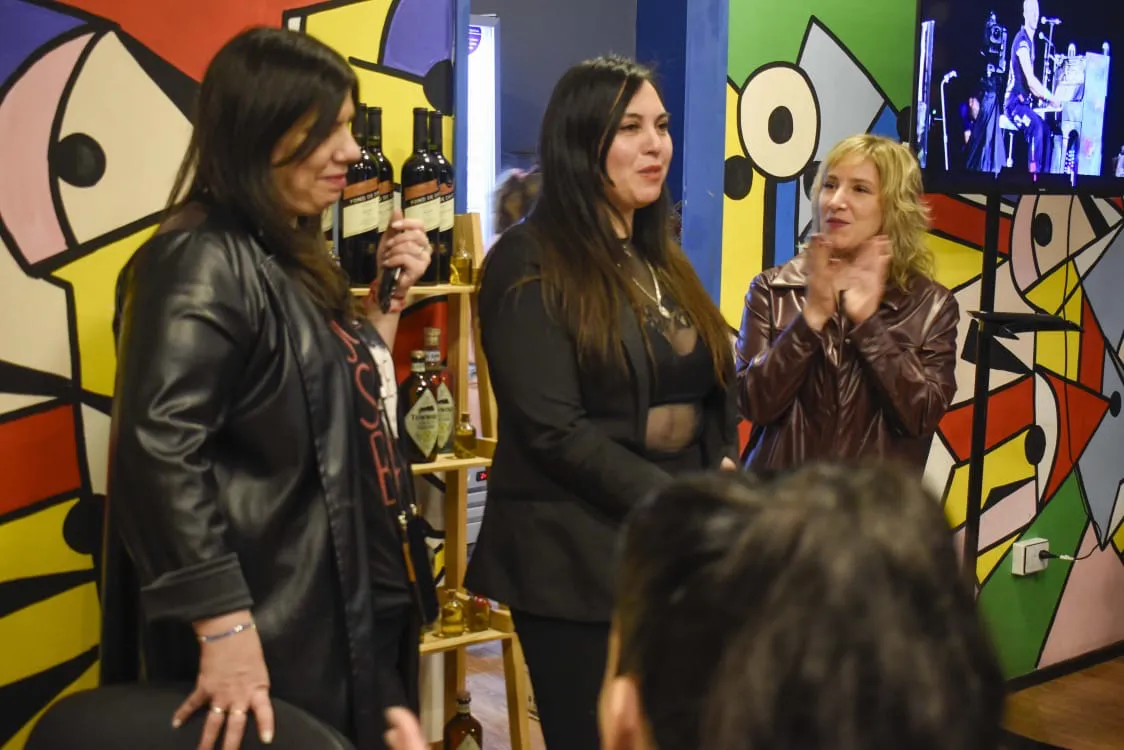 e4b7ac65-71f5-4135-bcd1-79883882e49d