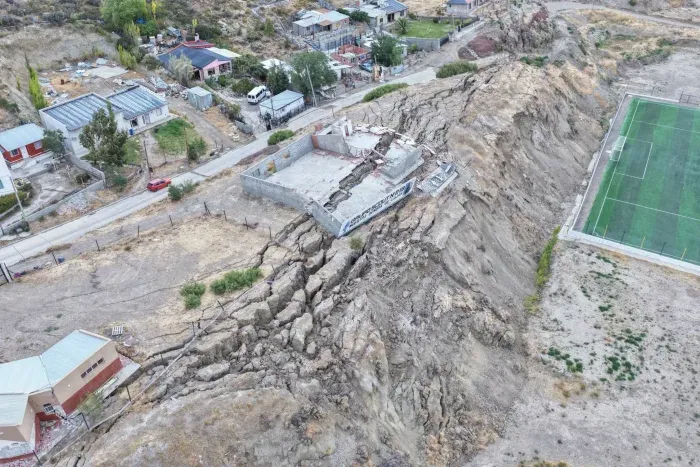 G-7IVSdWAAA8XTL5523_