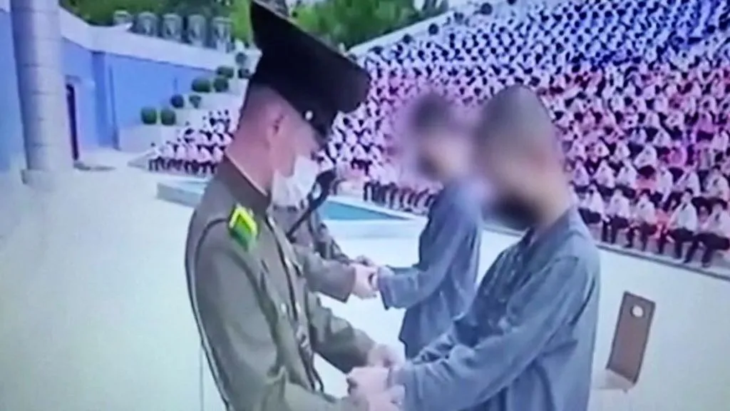 dos-jovenes-del-corea-del-norte-son-condenados-a-12-anos-de-trabajos-forzados-por-ver-k-dramas-las-s_8a79