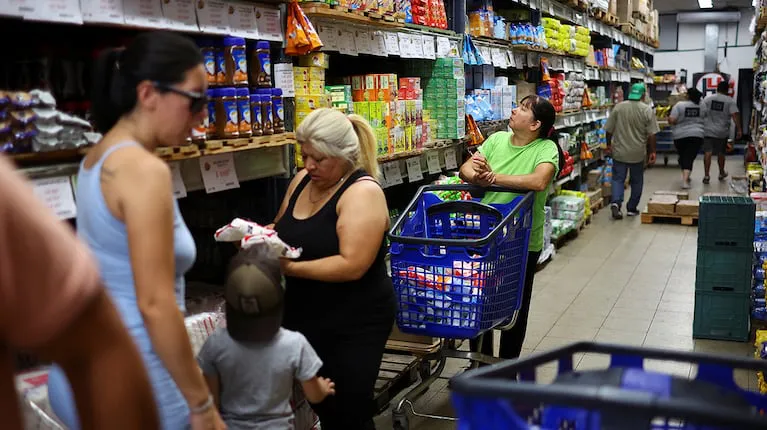 el-indec-difundio-el-dato-de-inflacion-foto-agustin-marcarianreuters-LCRF6FC6N5CR5OOB5PFPGPM6MM