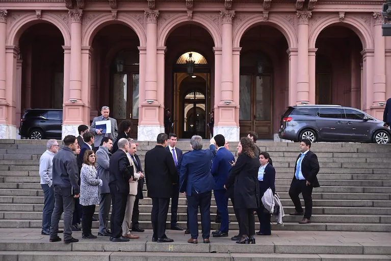 la-delegacion-del-vaticano-visito-la-casa-rosada-foto-presidencia-QC4YHXTNYFC4HDRLK3HH2UQYVA