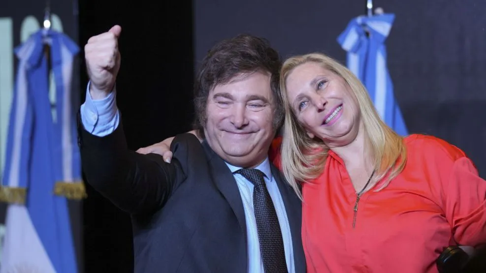 javier-milei-y-karina-milei-2012291