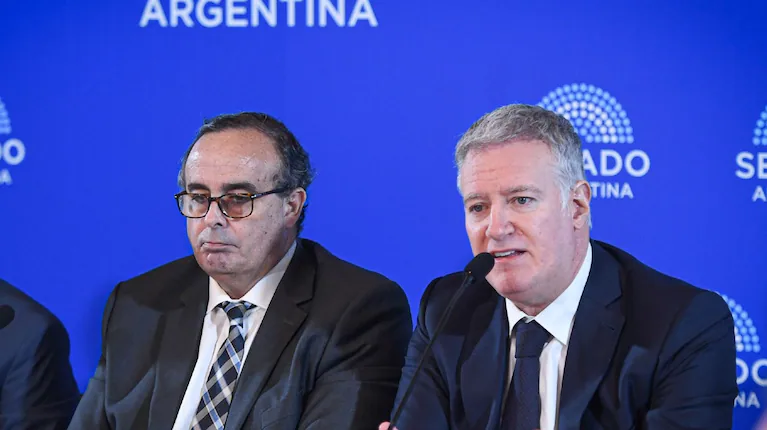 pablo-bertuzzi-y-pablo-yadarola-foto-prensa-senado-VFIFGSR2LRDANDJJ74HLAL75DI
